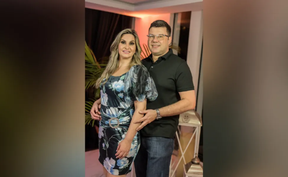 BRINDE À VIDA.  Antonio Prestes receberá as felicitações pela passagem de seu aniversário nesta terça-feira (10). No registro, Antonio e sua esposa Silvia Schafranski. Da coluna RC os votos de alegrias e realizações