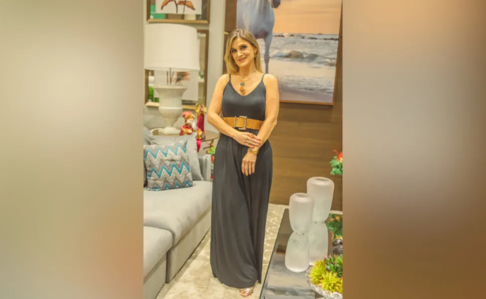  TROCA DE IDADE - Analira Serenato Bührer será muito cumprimentada pela passagem de seu aniversário neste sábado (31). Da coluna RC os votos de felicidades e prosperidade