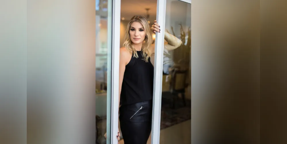 BRINDE À VIDA - A competente profissional de eventos Andrezza Boratto Uliana celebra no próximo domingo (18), a passagem de seu aniversário. Vale ressaltar que Andrezza com seu espírito arrojado e inovador vem sempre encantando com suas criações, transformando sonhos em realidade. Da coluna RC os votos de saúde e sucesso!