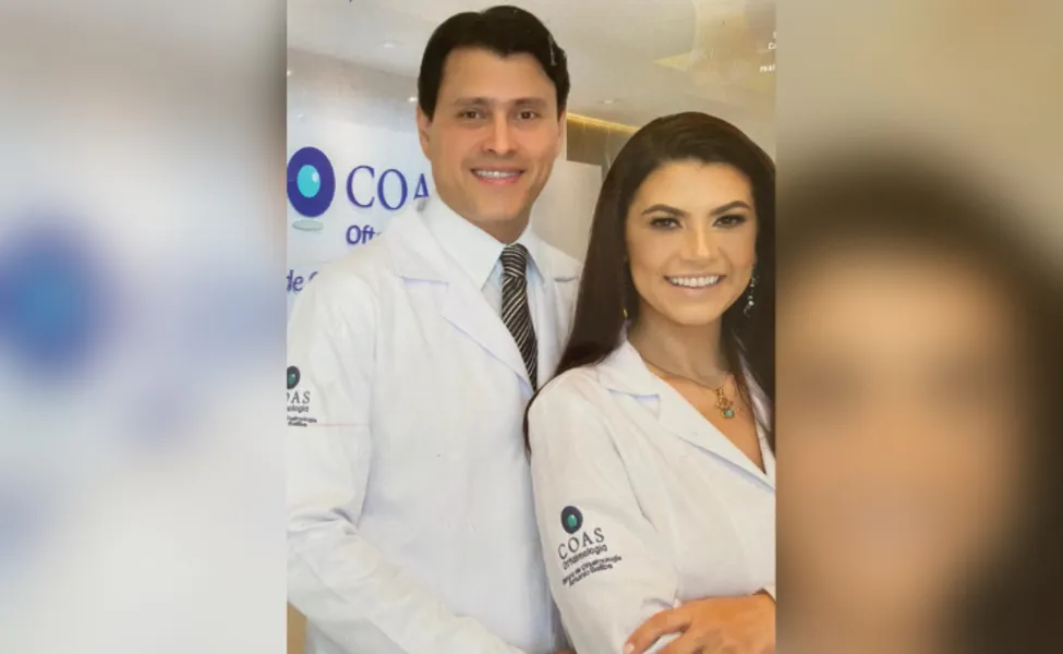  NOVO CICLO - O médico oftalmologista Leonardo Saliba Ferreira da Cunha receberá as felicitações pela passagem de seu aniversário neste sábado (18). No registro especial, Leonardo e sua esposa Priscila Oliveira Cunha. Da coluna RC os votos de alegrias e sucesso.