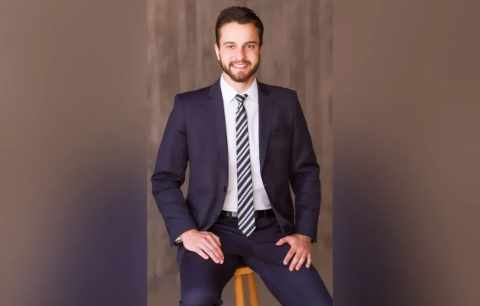 FELICITAÇÕES - Gabriel Klas Blanski Rodrigues será muito cumprimentado pela passagem de seu aniversário na próxima quarta - feira (1). Da coluna RC os votos de alegrias e realizações.