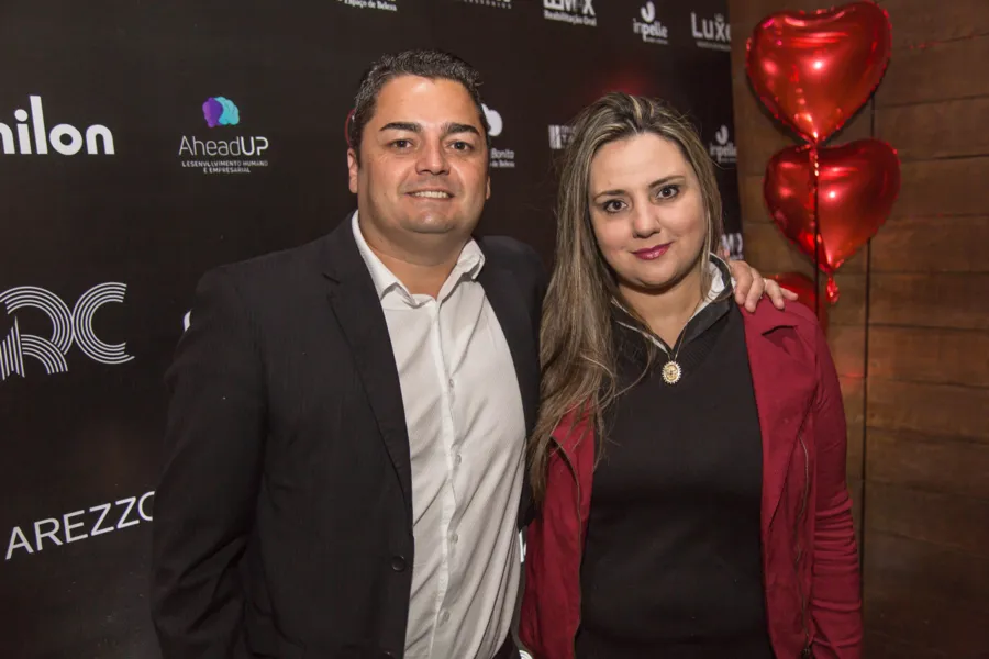 BODAS - O casal Aymore Índio do Brasil Pereira de Moraes e Elba Lozza de Moraes celebra no próximo sábado (11), seus 56 anos de casados, bodas de Malaquita. Da coluna RC os votos de amor e cumplicidade, a este casal que serve de inspiração e exemplo a todos que os cercam. 