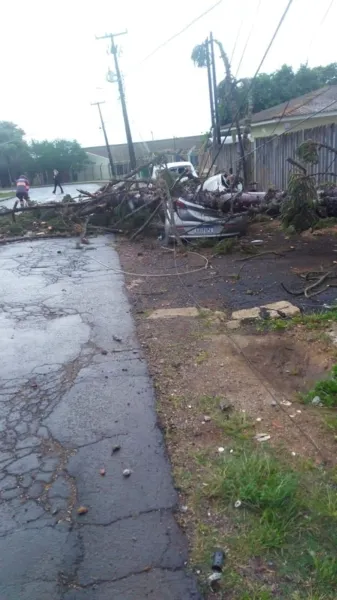 Ventos fortes causam estragos nesta quinta em PG