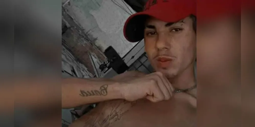 O adolescente tinha 15 anos e foi morto com aproximadamente 30 tiros. A maioria na região do rosto