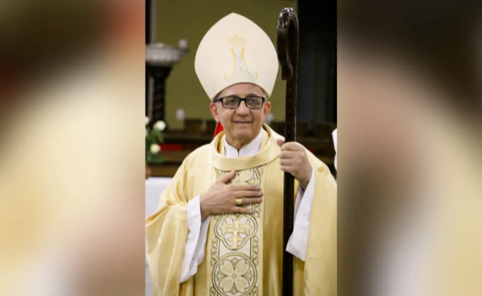 NOVO CICLO - O Bispo Dom Sérgio Arthur Brasqui receberá as felicitações pela passagem de seu aniversário nesta sexta-feira (3). Vale registrar, que Dom Sérgio celebra seus 73 anos de idade e neste ano completou 18 anos à frente da Diocese de Ponta Grossa. Da coluna RC os votos de saúde e disposição para continuar sendo esse exemplo de bondade, energia e alegria.