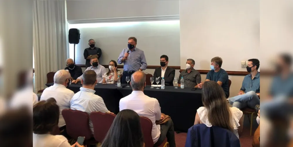 Encontro entre lideranças aconteceu na manhã da última terça-feira (25).