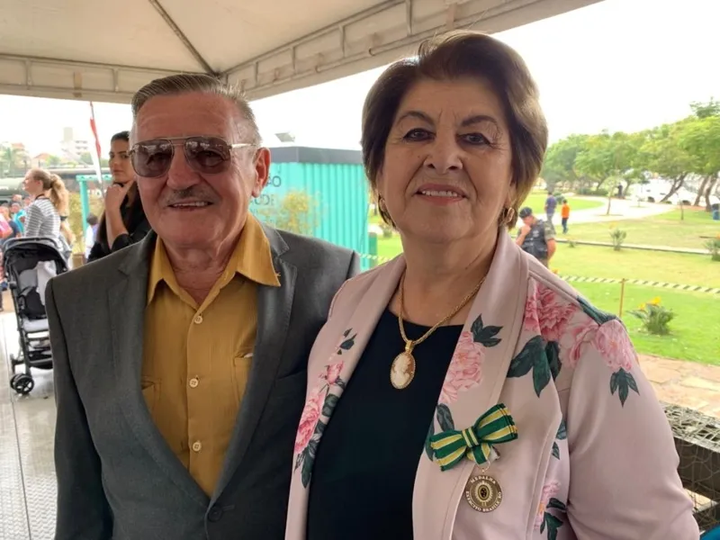 BODAS - O casal Sergio e Aracy Zadorosny, celebrou no último domingo (10), seus 46 anos de casados, bodas de alabastro.  Da coluna RC os votos de alegrias e saúde, para que o casal continue servindo de inspiração para todos nós.