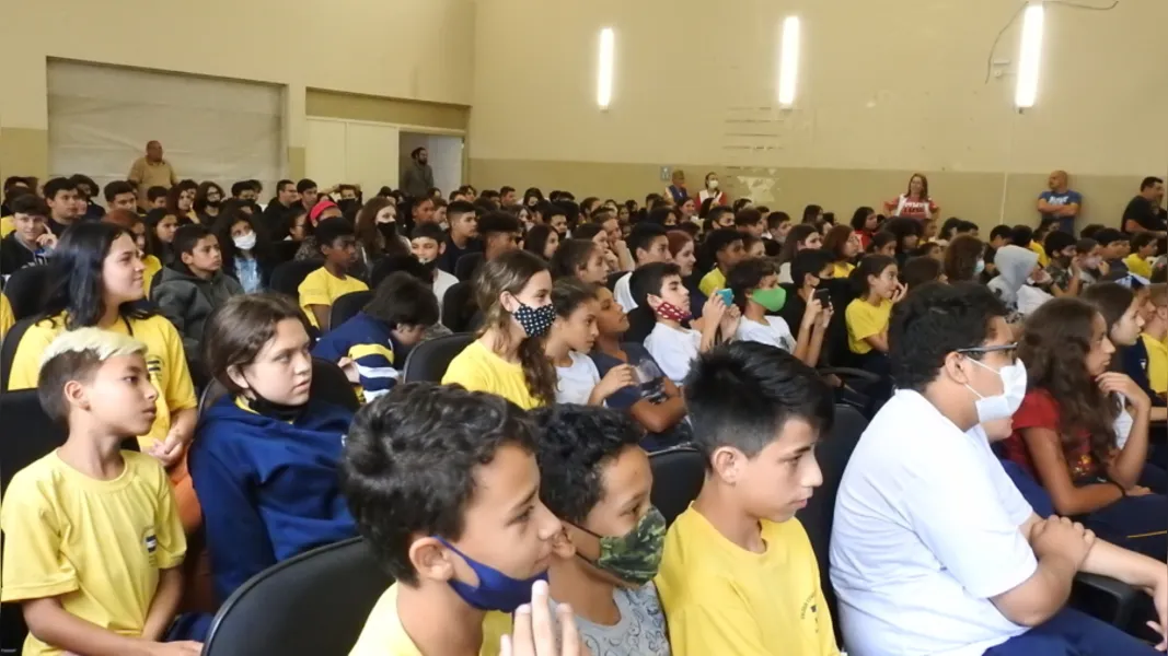 Projeto acontece desde 2016 e leva o conhecimento da arte da música para crianças e adolescentes