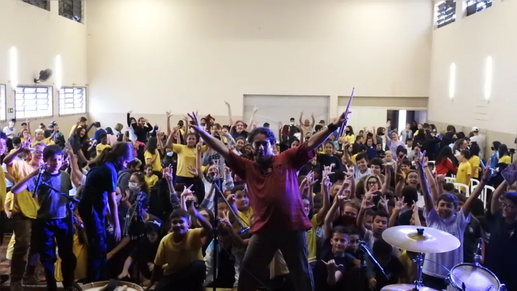 Projeto acontece desde 2016 e leva o conhecimento da arte da música para crianças e adolescentes