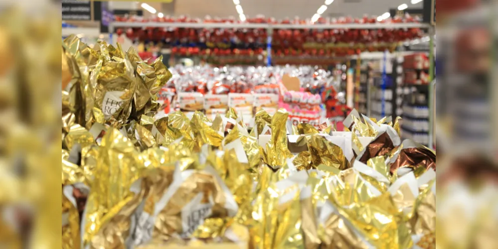 Como alguns ovos já esgotaram, as parreiras já estão com menos opções de produtos