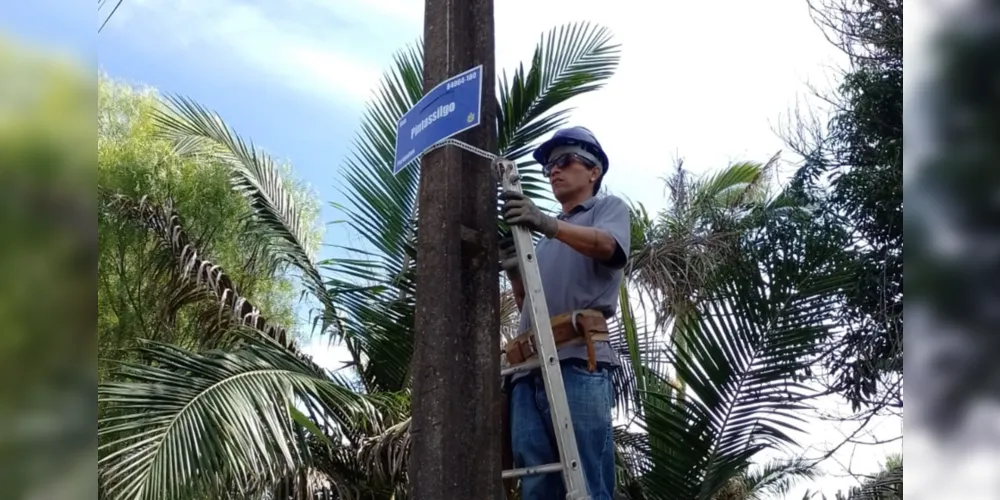 Desde o ano passado, 824 placas com nomes de ruas já foram instaladas