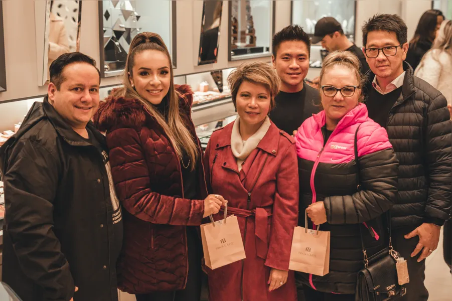 este colunista, Renata Galvão, Michelle Yan, Neiva Galvão, Nicolas Chee e Henrique Chee