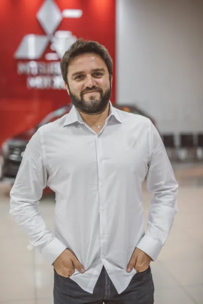 NOVO CICLO - Junior Migliorini reserva a próxima sexta-feira (24), para celebrar a troca de idade. Junior que é diretor da agência Ade, e tem conseguido destaque no mercado publicitário pelo trabalho sempre moderno e inovador. Da coluna RC os votos de prosperidade e sucesso.