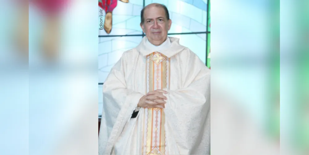 BRINDE À VIDA - Padre Wilton de Moraes Lopes, fundador da Congregação da Copiosa Redenção, Cidadão Honorário do Paraná, nesta quarta - feira (27), receberá as felicitações pela passagem de seu aniversário.  Da coluna RC os votos de saúde e realizações.