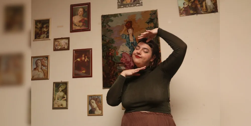 Cantora e compositora, ela foi uma das participantes da temporada de 2019 do projeto