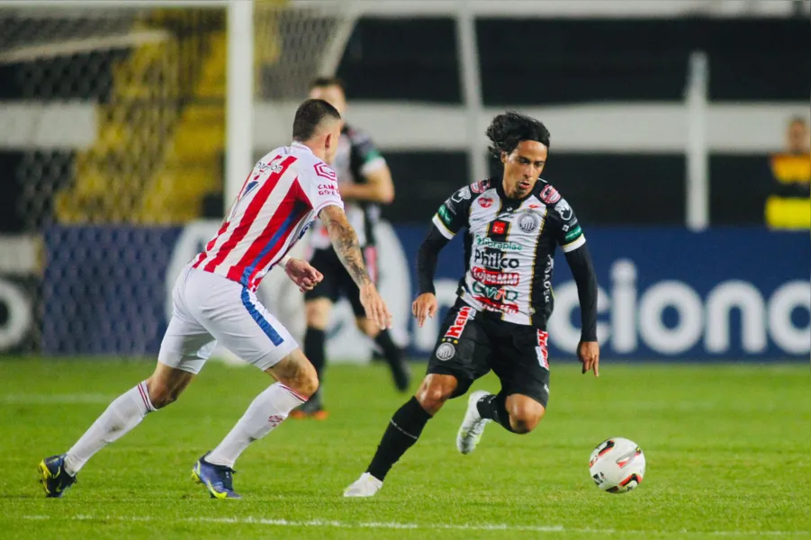 Operário derrota o Náutico e respira no Brasileirão