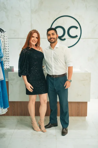 Raquel Stefaneli e Vitor Komatsu