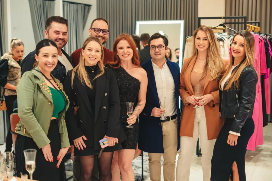 Cristiane Raicoski, Elisete Cavali, Edson Almeida, Adilton Domingues, Raquel Stefaneli, Rafael Pires, Jessica Rodrigues e Cinthia Ribas