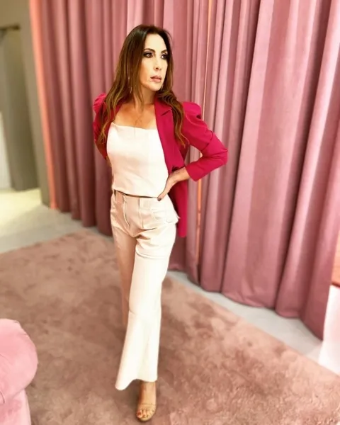 TIM- TIM - Mara Braun receberá no próximo domingo (4), as felicitações pela chegada de seu aniversário. Da coluna RC os votos de prosperidade e alegrias.