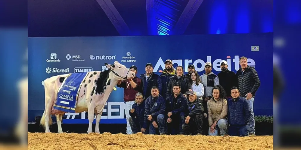 Ruivinha foi eleita a melhor vaca holandesa da variedade preta e branca da exposição e conquistou o título 'supremo'