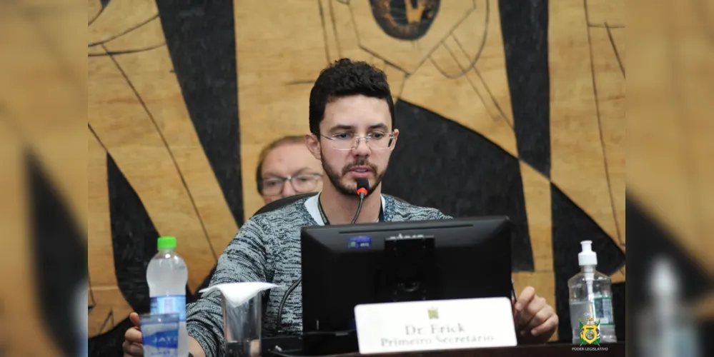 O vereador Dr. Erick (PSDB) se comprometeu a realizar alterações textuais no projeto de lei e reapresentar a proposta futuramente.