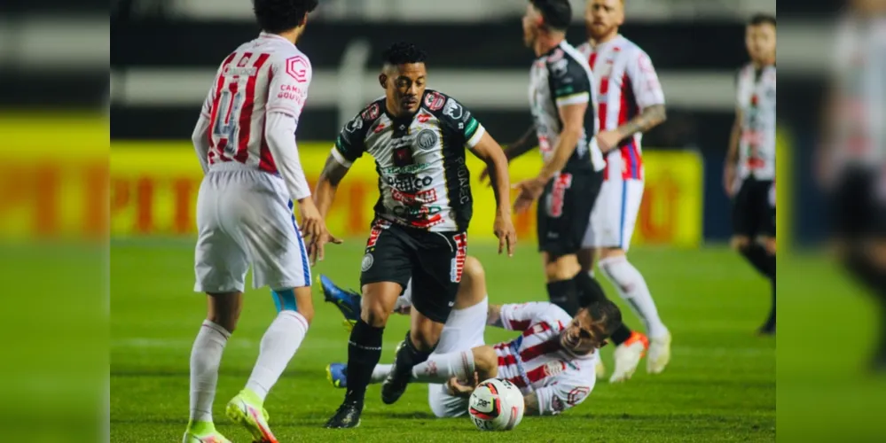 Operário derrota o Náutico e respira no Brasileirão da Série B