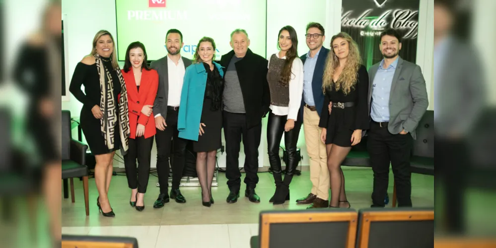 Caire Vaz, Vanessa Cruz, Wesley Crestani, Carine Rippe, Esmael Paes de Oliveira, Vanessa Vaz, Fernando Felício, Karin Vaz e Gustavo Pellissari