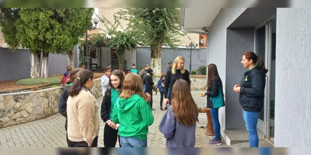 Imagem ilustrativa da imagem Aulas do Vamos Ler auxiliam no trabalho cívico em Ipiranga