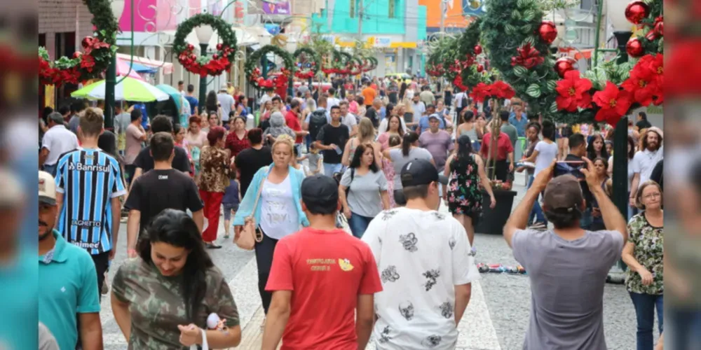 A campanha ‘Natal Encantado Sicredi ACIPG’ vai sortear prêmios em dinheiro para quem comprar nas lojas participantes da campanha promovida pela entidade.