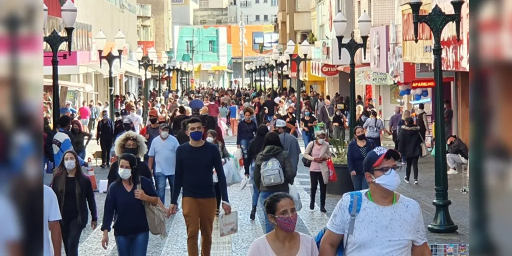 A população da cidade aumentou em 103.300 pessoas em relação ao último Censo Demográfico, realizado no ano de 2010 pelo IBGE