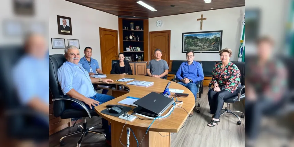 Nesta sexta-feira (3), o prefeito de Irati, Jorge Derbli (PSDB) e a vice-prefeita, Ieda Waydzik (PV), participaram de reunião com lideranças do setor