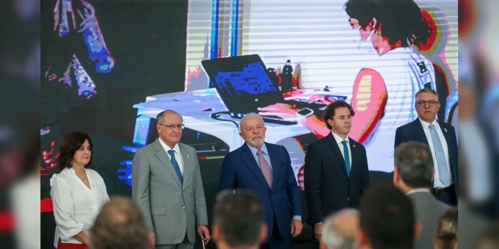 O ato ocorreu em cerimônia no Palácio do Planalto, nesta quinta-feira (20), com a presença do presidente Luiz Inácio Lula da Silva