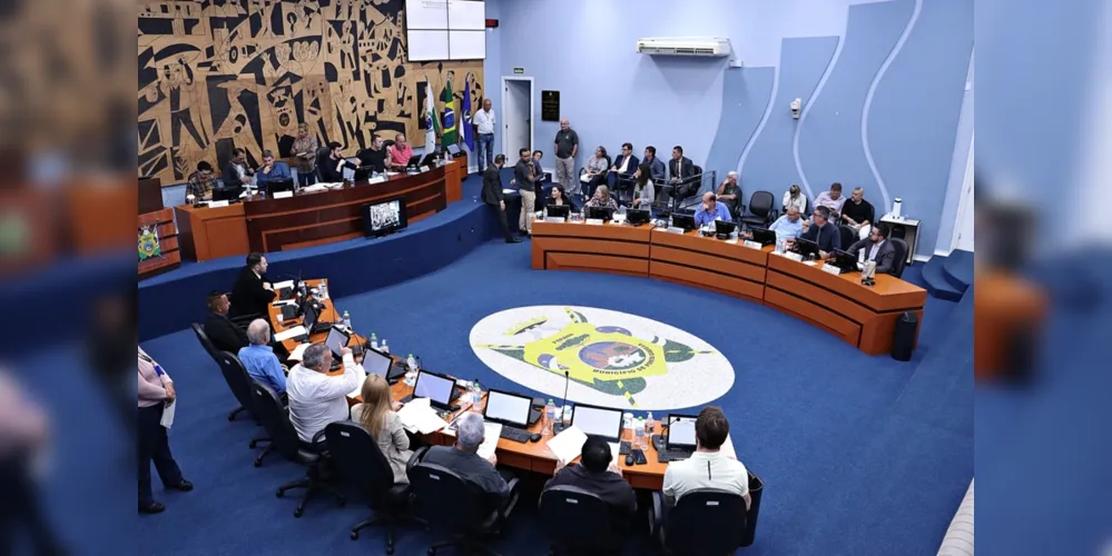 Parlamentares propuseram mecanismo para que vereadores contrários possam rejeitar cargos e reajuste