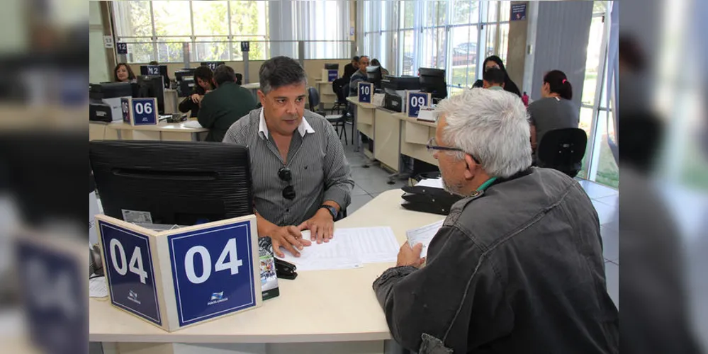 Maior parte das categorias no funcionalismo municipal não possuía definição para projeção de carreira, especialmente os assistentes e auxiliares administrativos