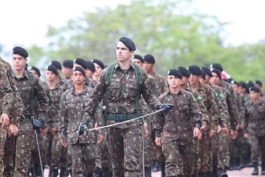 Diversos soldados participaram da cerimônia do Exército