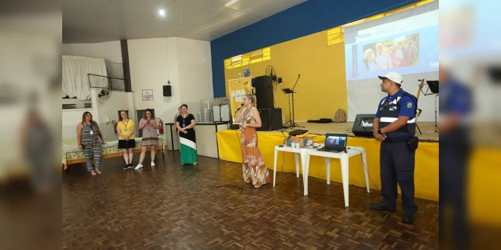 A presidente da FASPG e secretária Municipal de Família e Desenvolvimento Social, Tatyana Denise Belo, conversou sobre o assunto com participantes