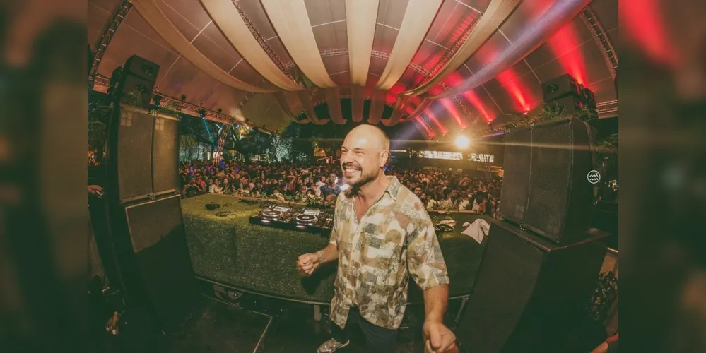 Com uma carreira na música eletrônica que se estende por mais de 30 anos, D-Nox já passou por muitos festivais e clubes importantes