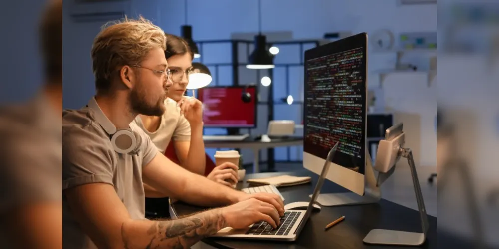 O curso tem como objetivo promover o desenvolvimento de competências profissionais relacionadas à programação de aplicativos