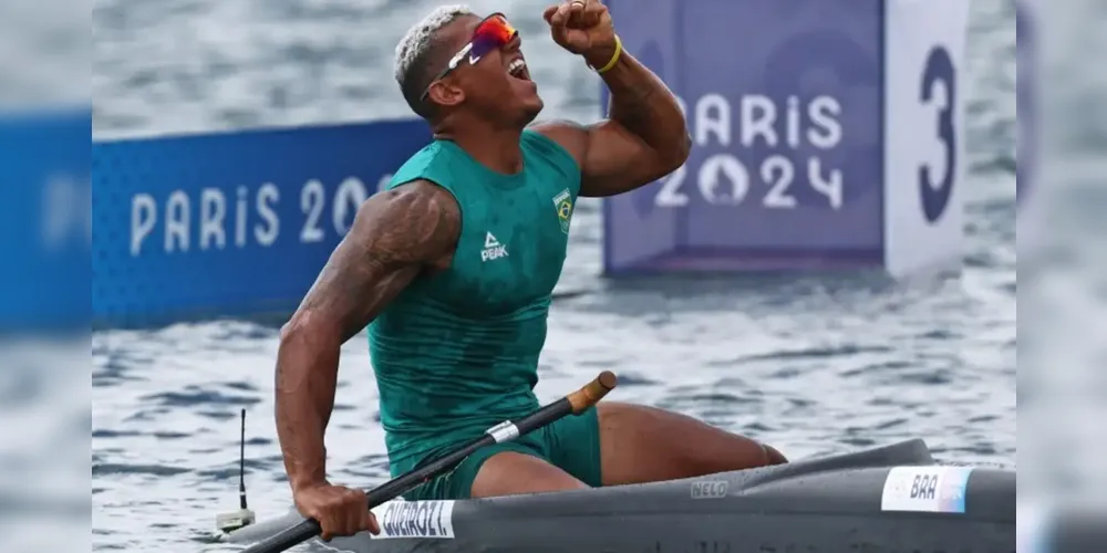 Imagem ilustrativa da imagem Isaquias Queiroz conquista medalha de prata na canoagem
