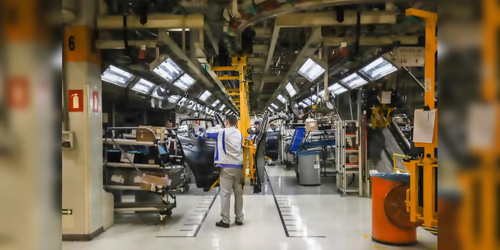 O estado assinou 127 contratos de parceria visando a implantação e ampliação de parques industriais através do Paraná Competitivo em 2025