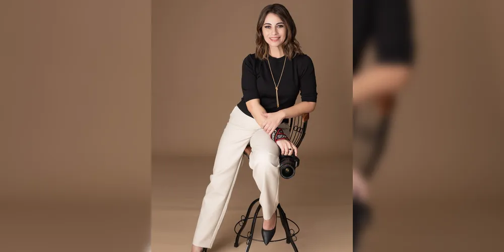 Esta sexta-feira (1) é dia de celebrar a vida e o talento da fotógrafa Paola Antunes, que ao longo de sua trajetória vem encantando com seu olhar sensível e apurado para capturar momentos especiais. De cada clique seu, nascem memórias eternas que guardam a essência de tantas histórias. Da Coluna RC, desejamos que este novo ciclo seja repleto de realizações, muita luz e inspirações inesgotáveis para continuar eternizando momentos.