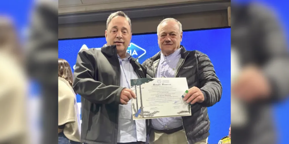 A homenagem ocorreu durante a Assembleia Itinerante ocorrida na Agroleite