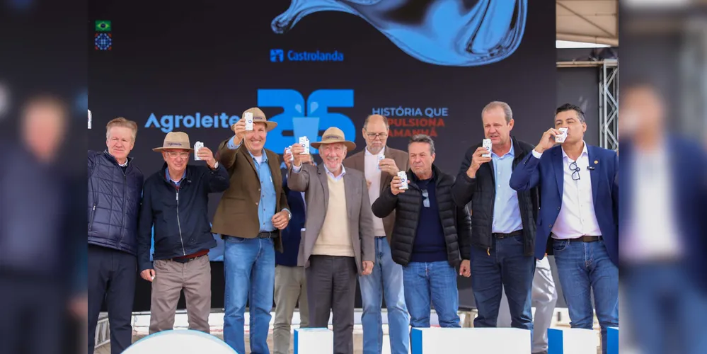 Lideranças municipais e do Estado estiveram reunidas no Castrolanda Expo Center