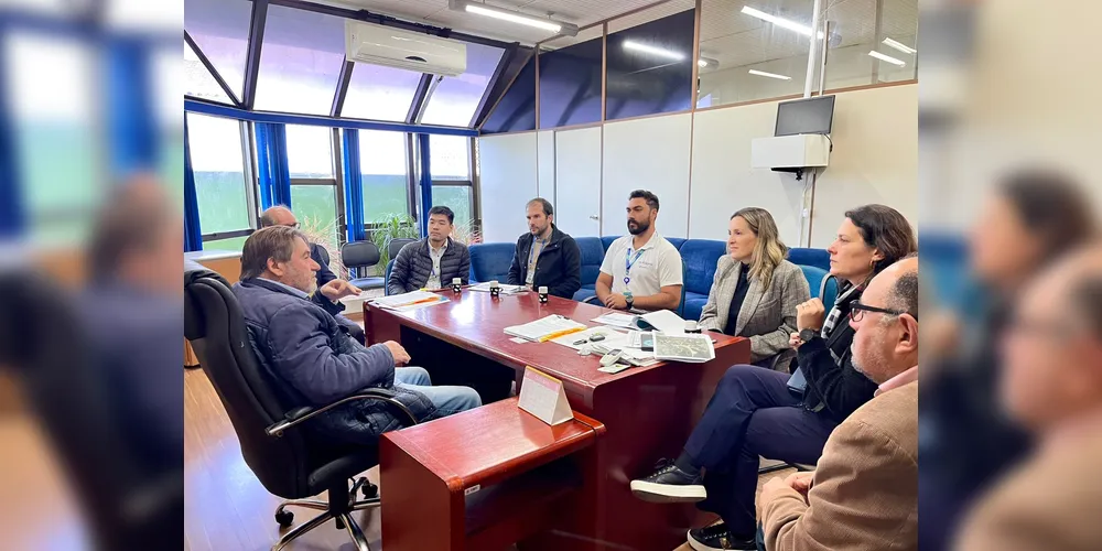 O anúncio das obras foi feito nesta quinta-feira (07), durante reunião entre os gerentes da Sanepar, a diretora-presidente da Ambiental Paraná, com o prefeito de Teixeira Soares e secretários