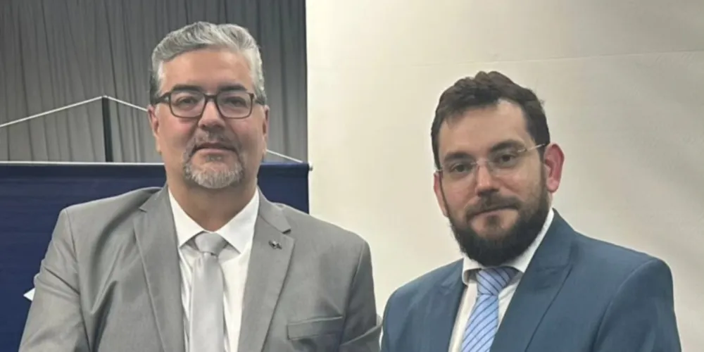 Na imagem: Dr. Remy Deiab Junior (esquerda) e Ivan Santos Lauzid (direita)