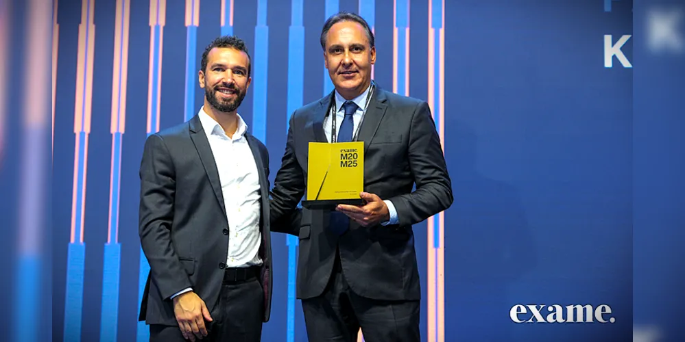 À esquerda Alexandre Nicolini, diretor de celulose da Klabin