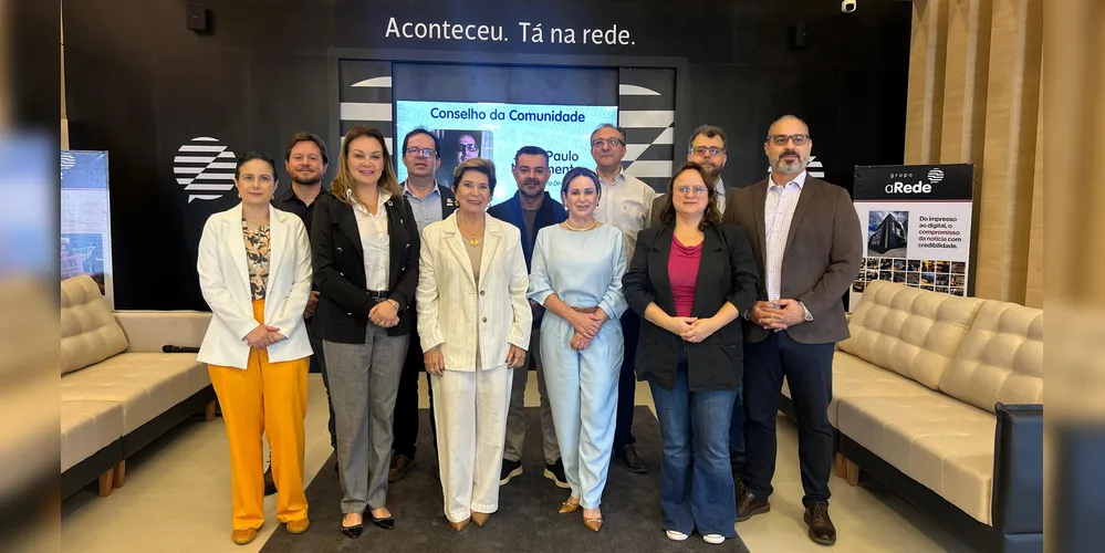 A reunião contou com a presença da prefeita Elizabeth Schmidt (União Brasil), o editor do Grupo aRede, Eloir Rodrigues, e conselheiros da iniciativa