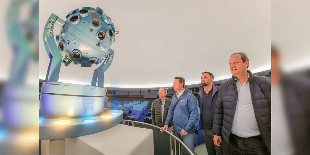 Nesse sábado (27), o grupo visitou o Planetário de Wolfsburg – referência internacional em educação científica e equipado com tecnologia Zeiss
