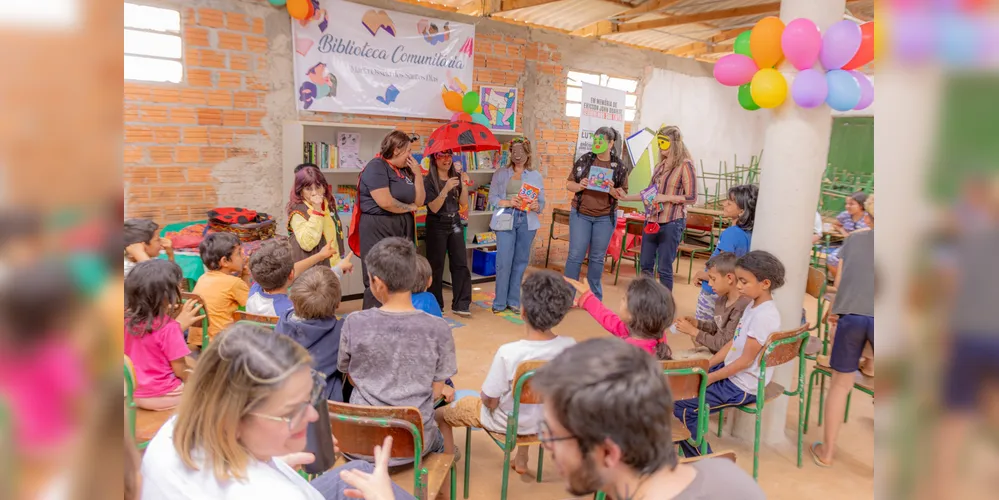 Imagem ilustrativa da imagem Membros da UEPG inauguram biblioteca comunitária na Ocupação John Duarte