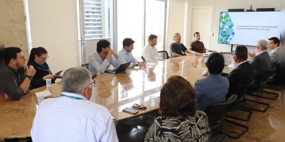 Ipardes entrega estudo à Fazenda que aponta impacto positivo no PIB com Paraná Competitivo até 2035